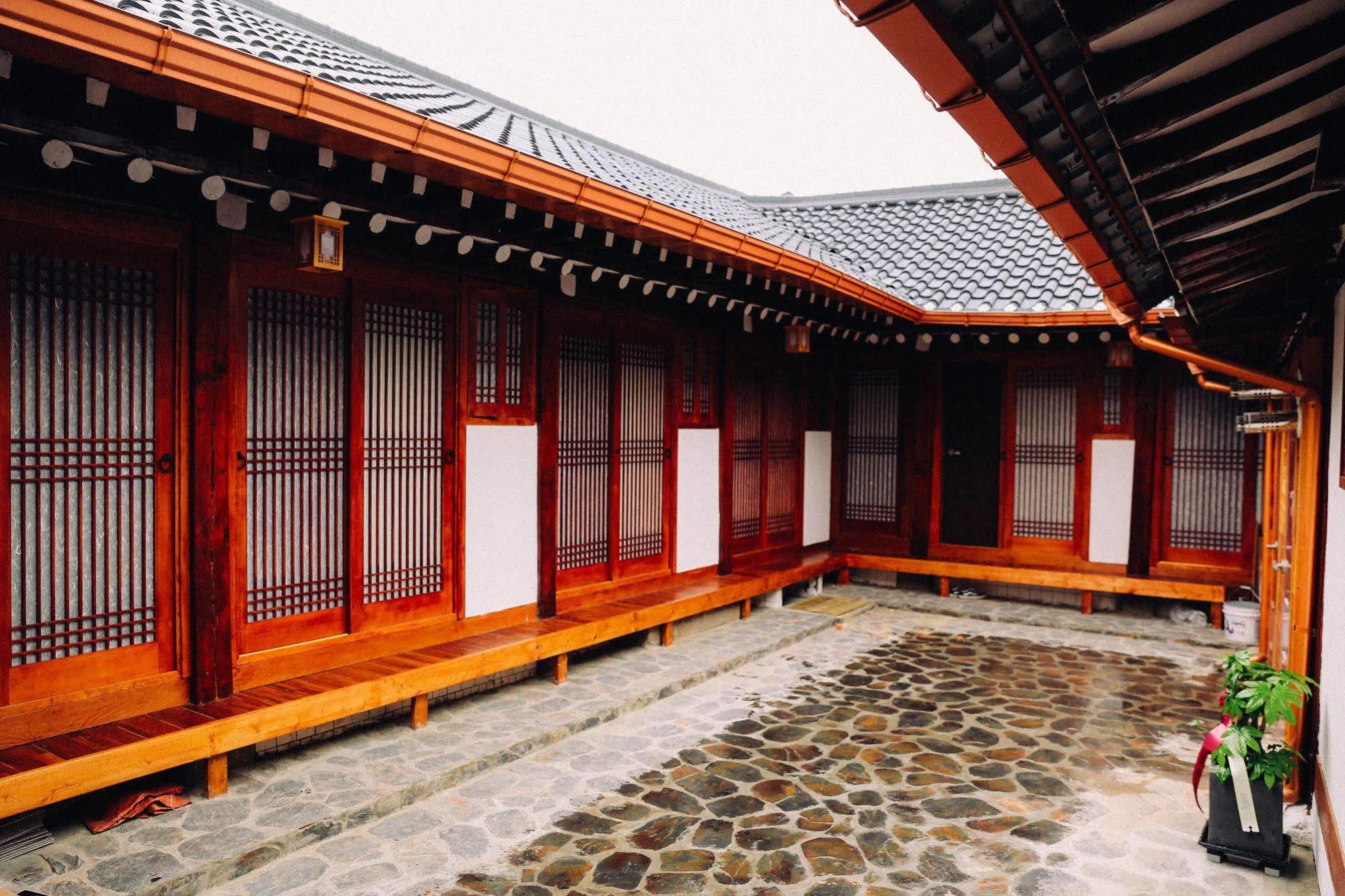 Bibimbap Hanok Guesthouse Insadong Seoul Exterior photo